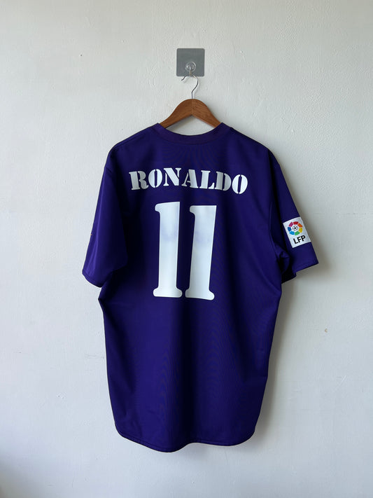 (XL) Real Madrid 2002-03 Third Shirt Ronaldo #11 (Reversible)