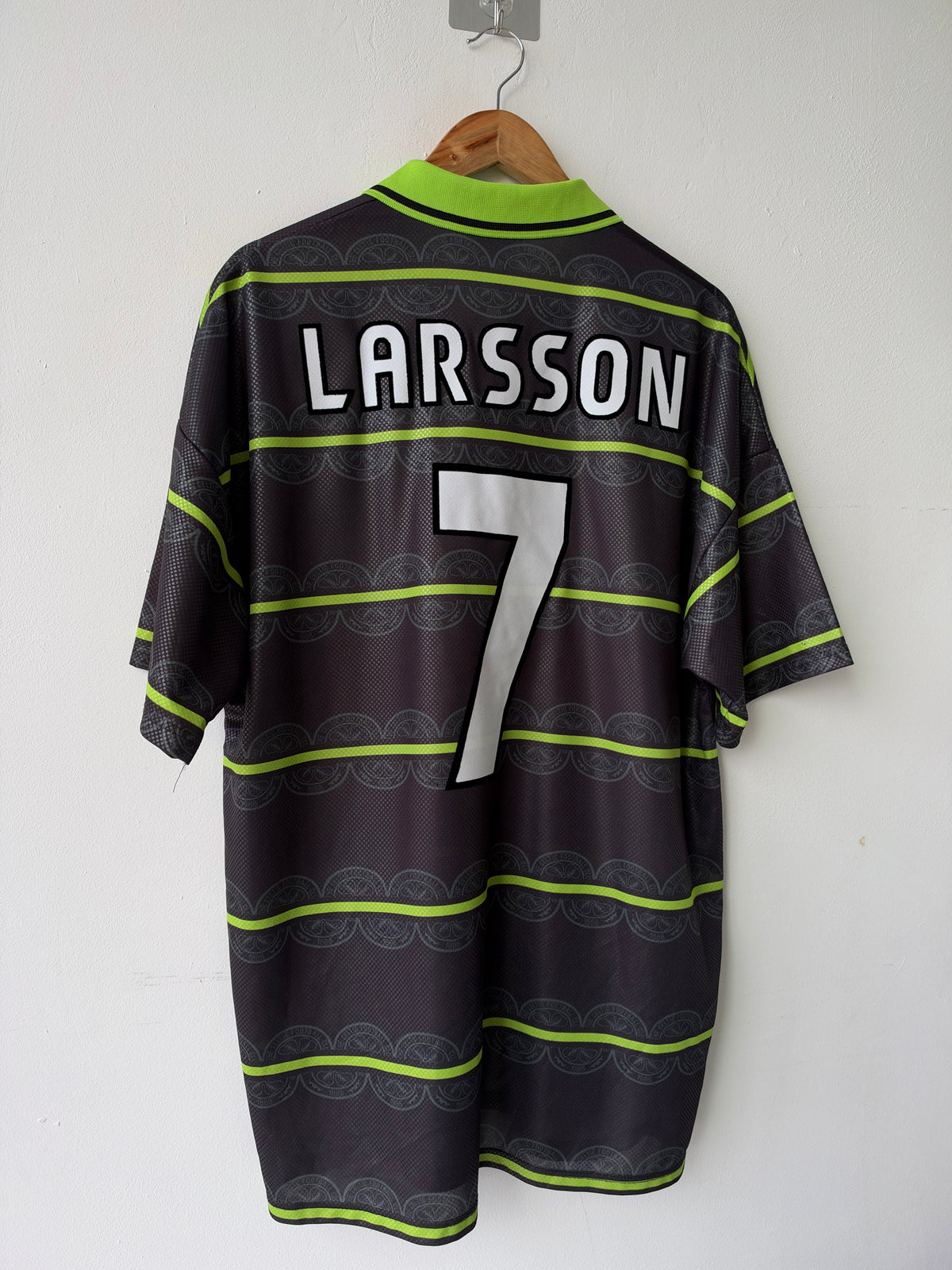 (XL) Celtic 1998-99 Away Shirt Larsson #7
