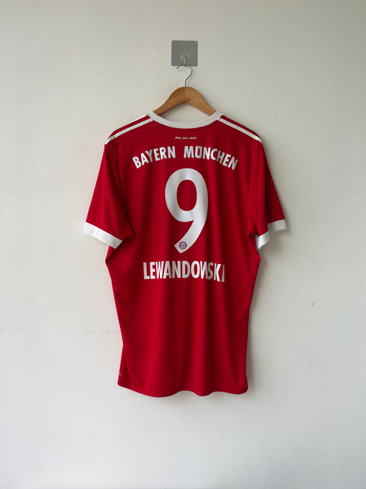 (XL) Bayern 2017-18 Home Shirt Lewandowski #9