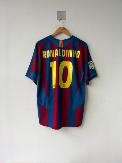 (M) Barcelona 2005-06 Home Shirt Ronaldinho #10