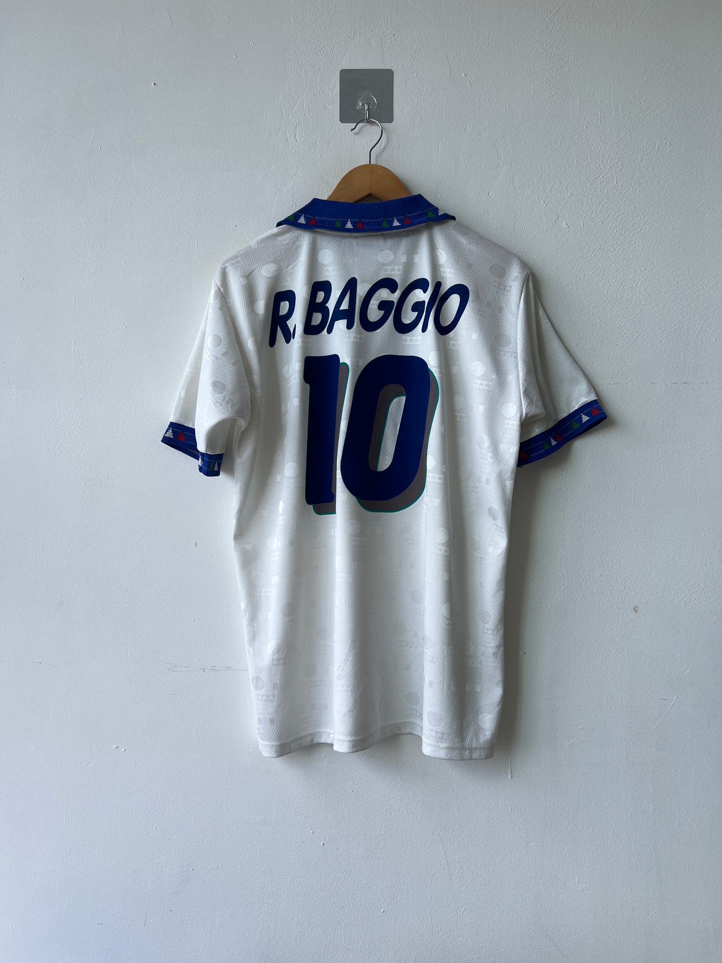 (L) Italy 1994-95 Away Shirt R. Baggio #10