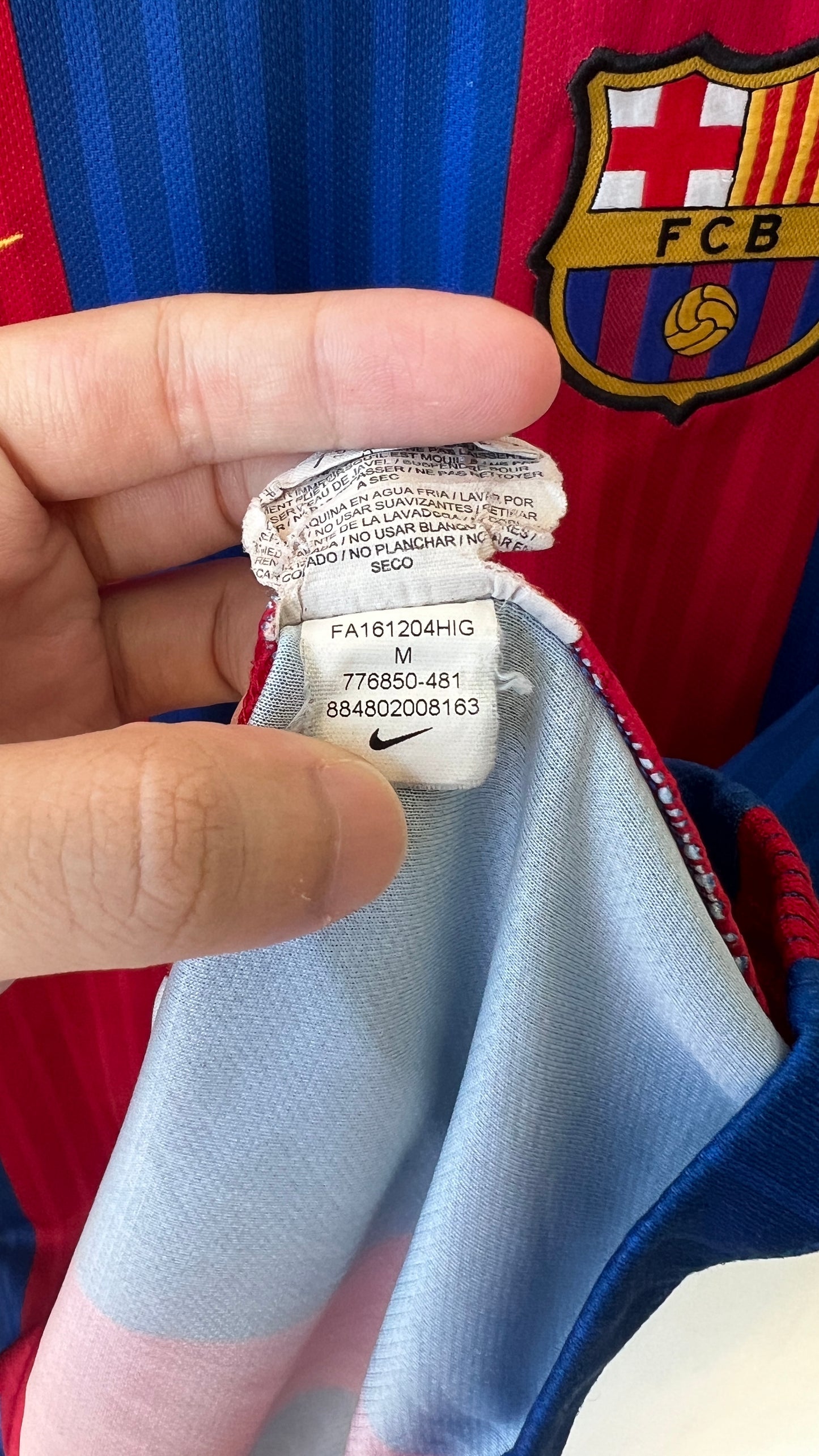Barcelona 2016-17 Home Shirt A. Iniesta #8 (M)