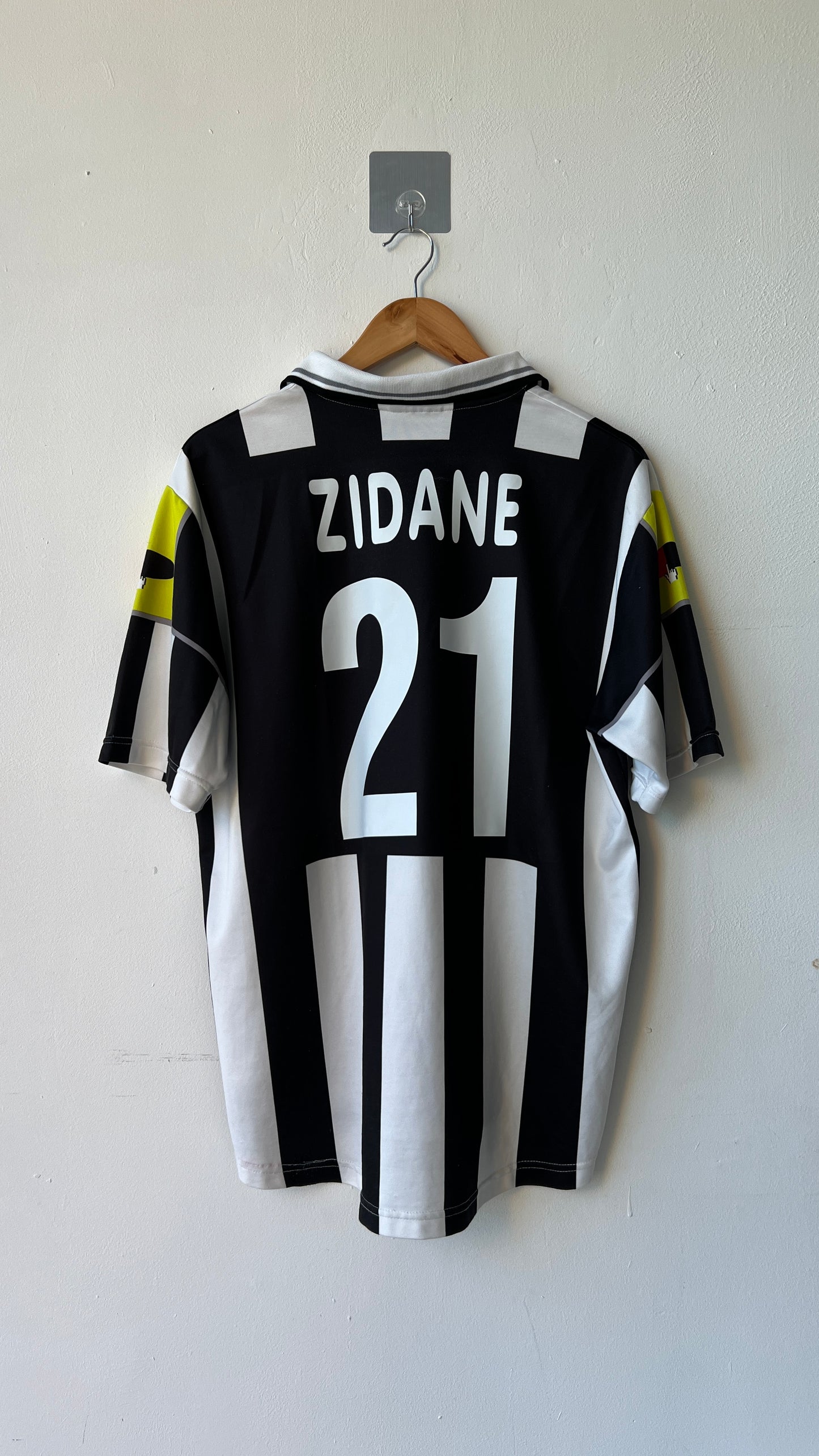 Juventus 2000-01 Home Shirt Zidane #21 (L)