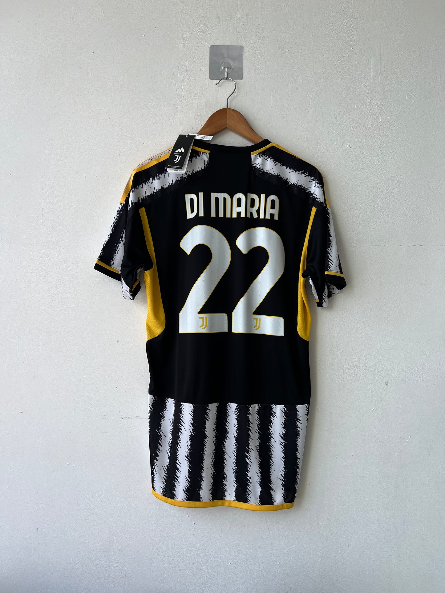 (L) Juventus 2023-24 Home Shirt Di Maria #22 (NEW)