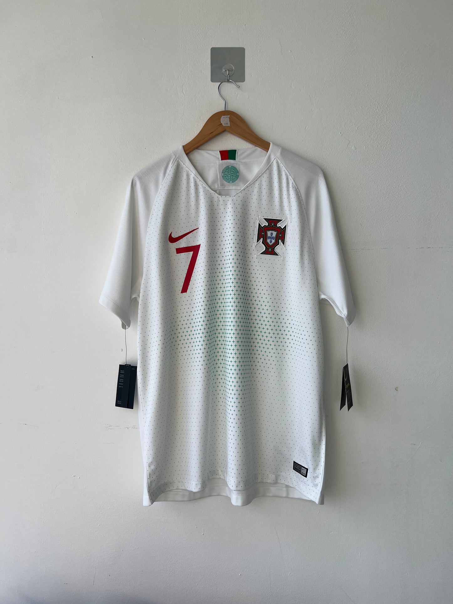 (XL) Portugal 2018-19 Away Shirt Ronaldo #7 (NEW)