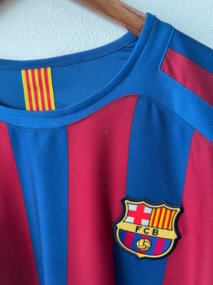 (XL) Barcelona 2005-06 Home Shirt Ronaldinho #10 (NEW)