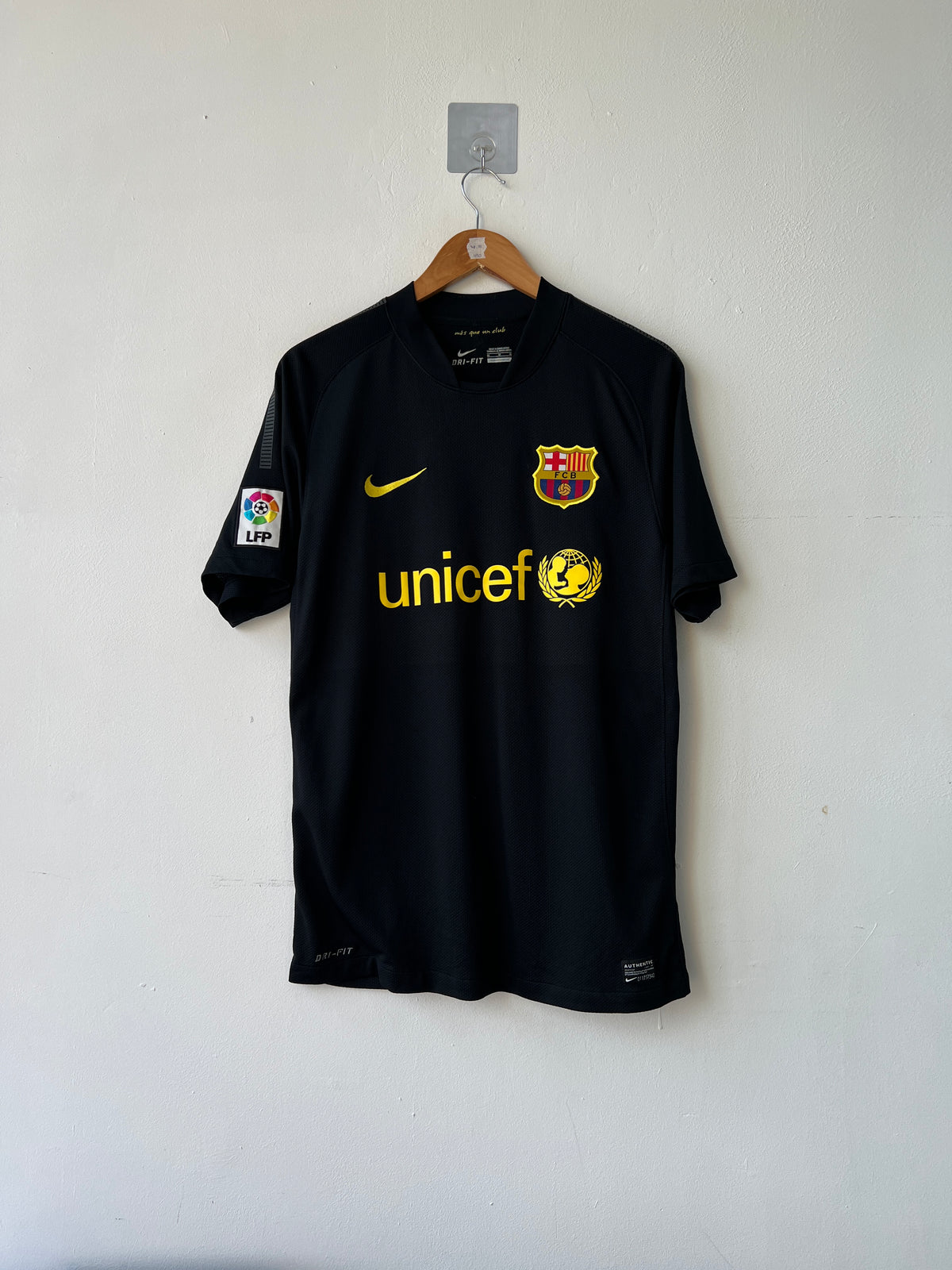 *Sample* (M) Barcelona 2011-12 Away Shirt