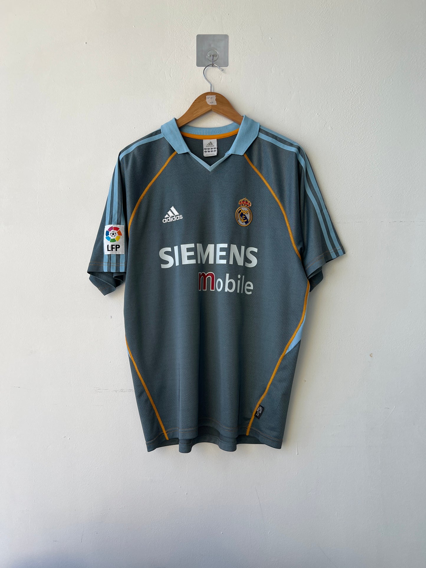 (M fits L) Real Madrid 2003-04 Third Shirt Beckham #23