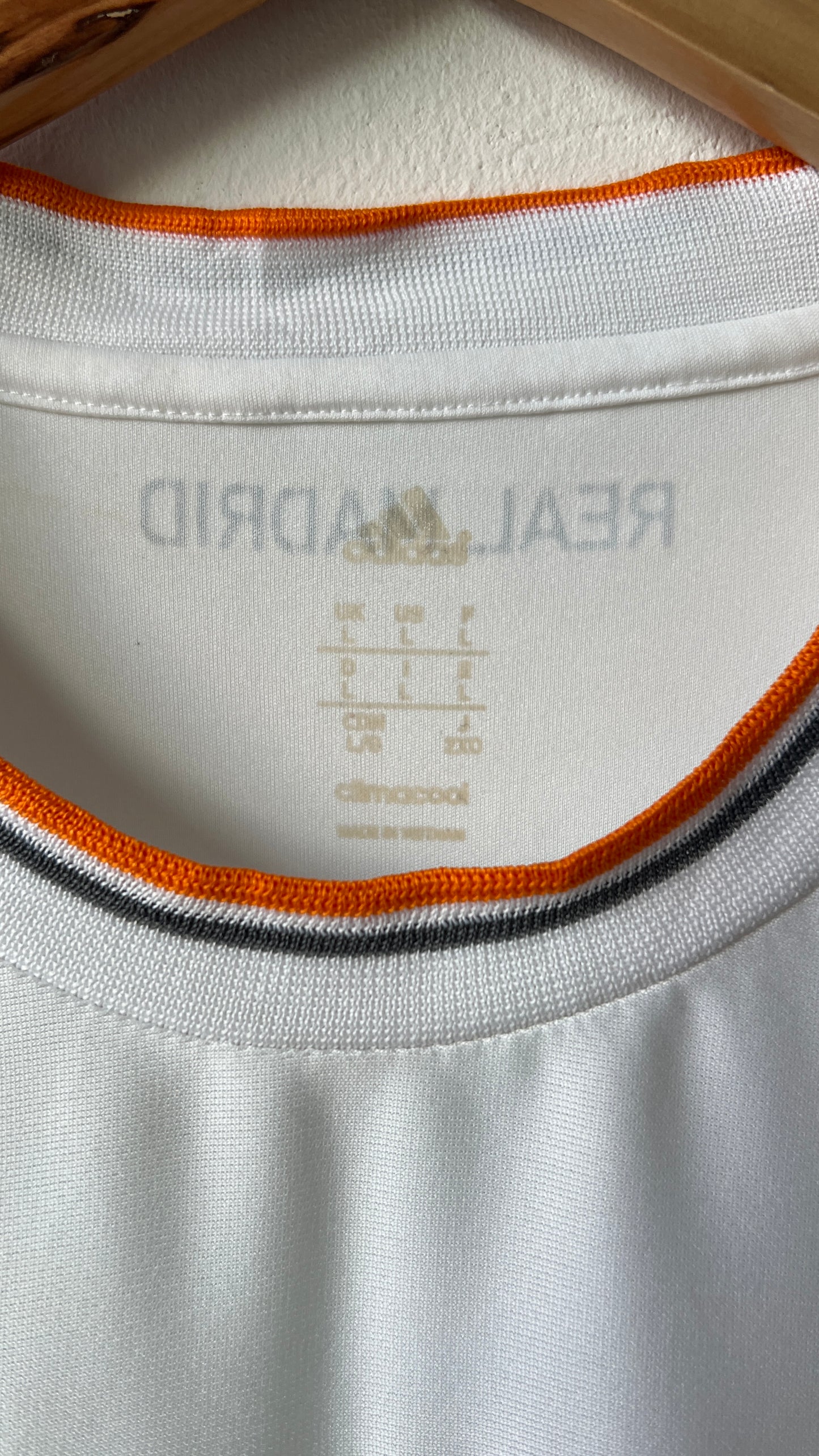 Real Madrid 2013-14 Home Shirt Bale #11 (L)