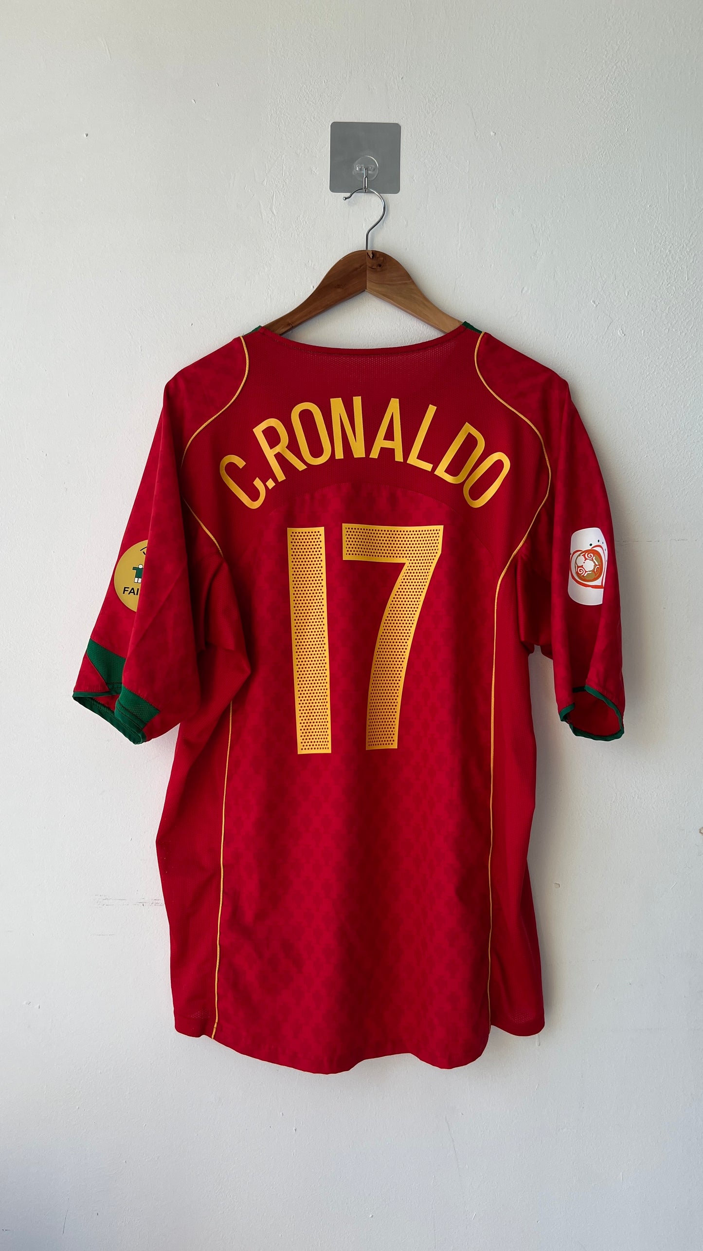 Portugal 2004-06 Home Shirt C. Ronaldo #17 (XL) (MDT)