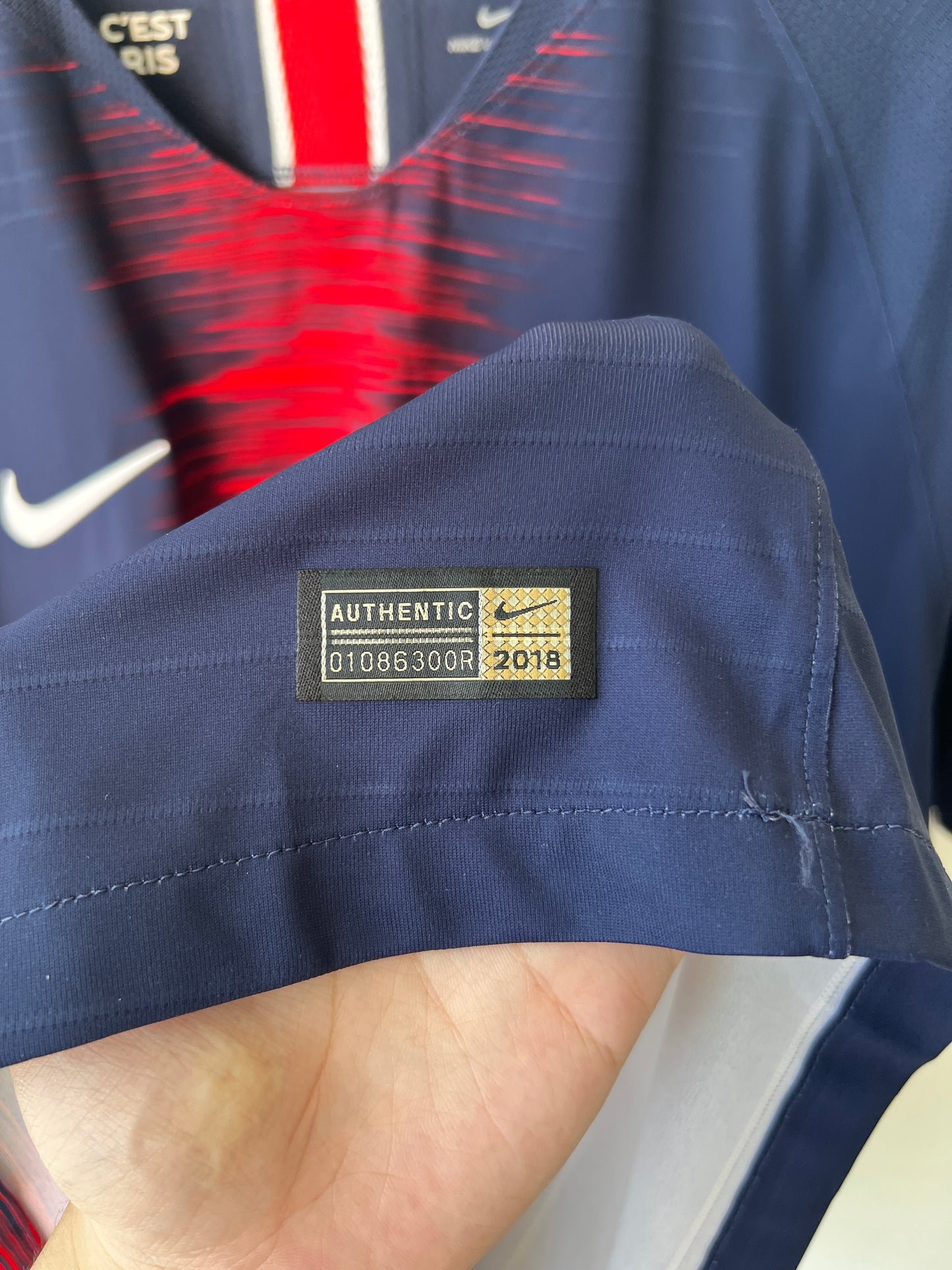(L fits M) PSG 2018-19 Home Player Version Shirt Mbappe #29