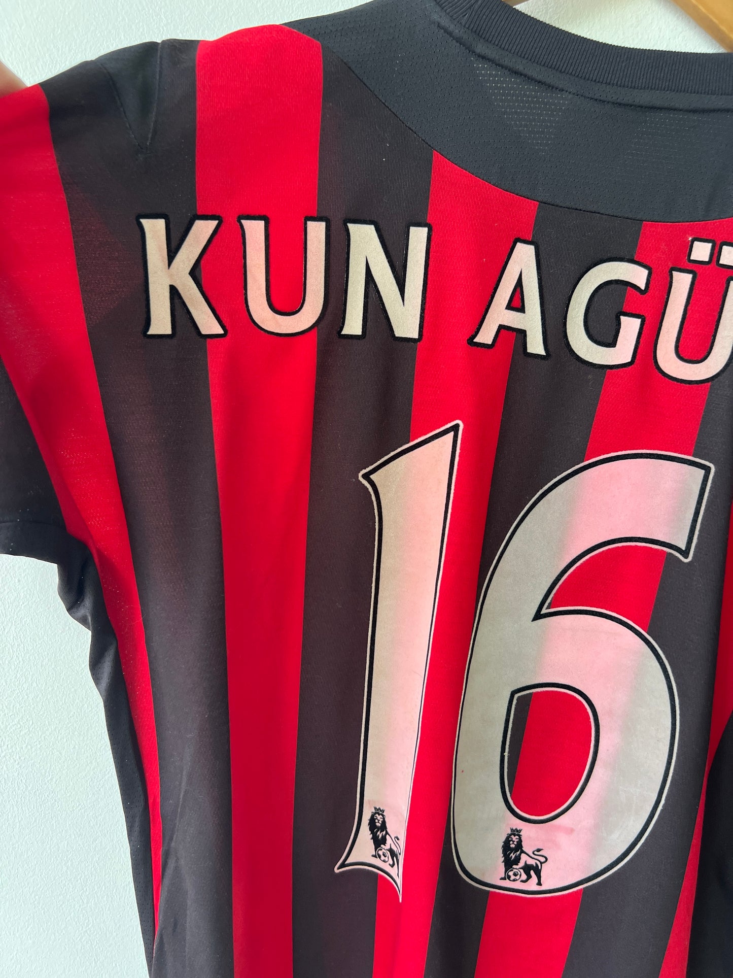(M) Manchester City 2011-12 Away Shirt Kun Aguero #16