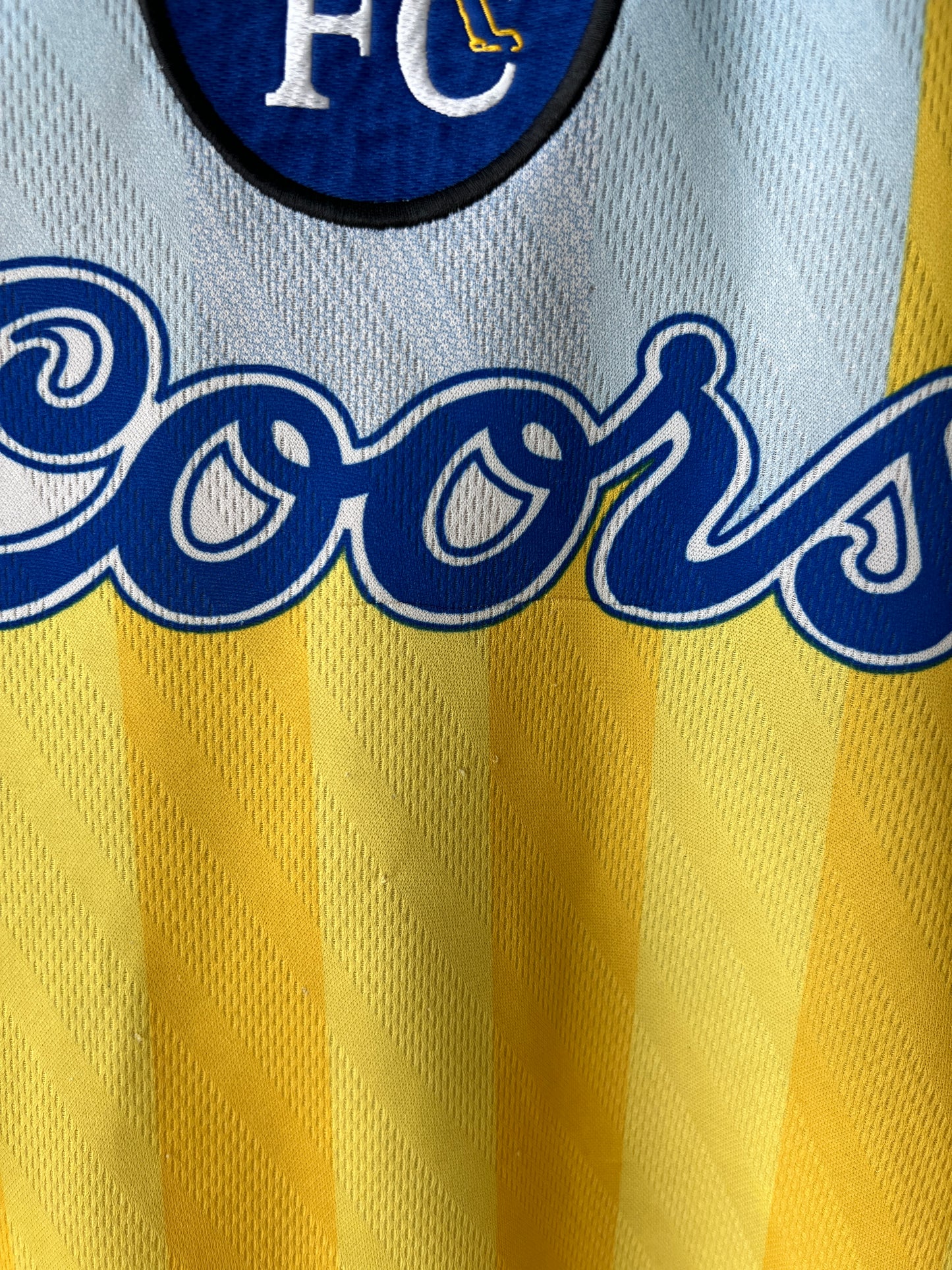 (XL) Chelsea 1996-97 Away Shirt Zola #25