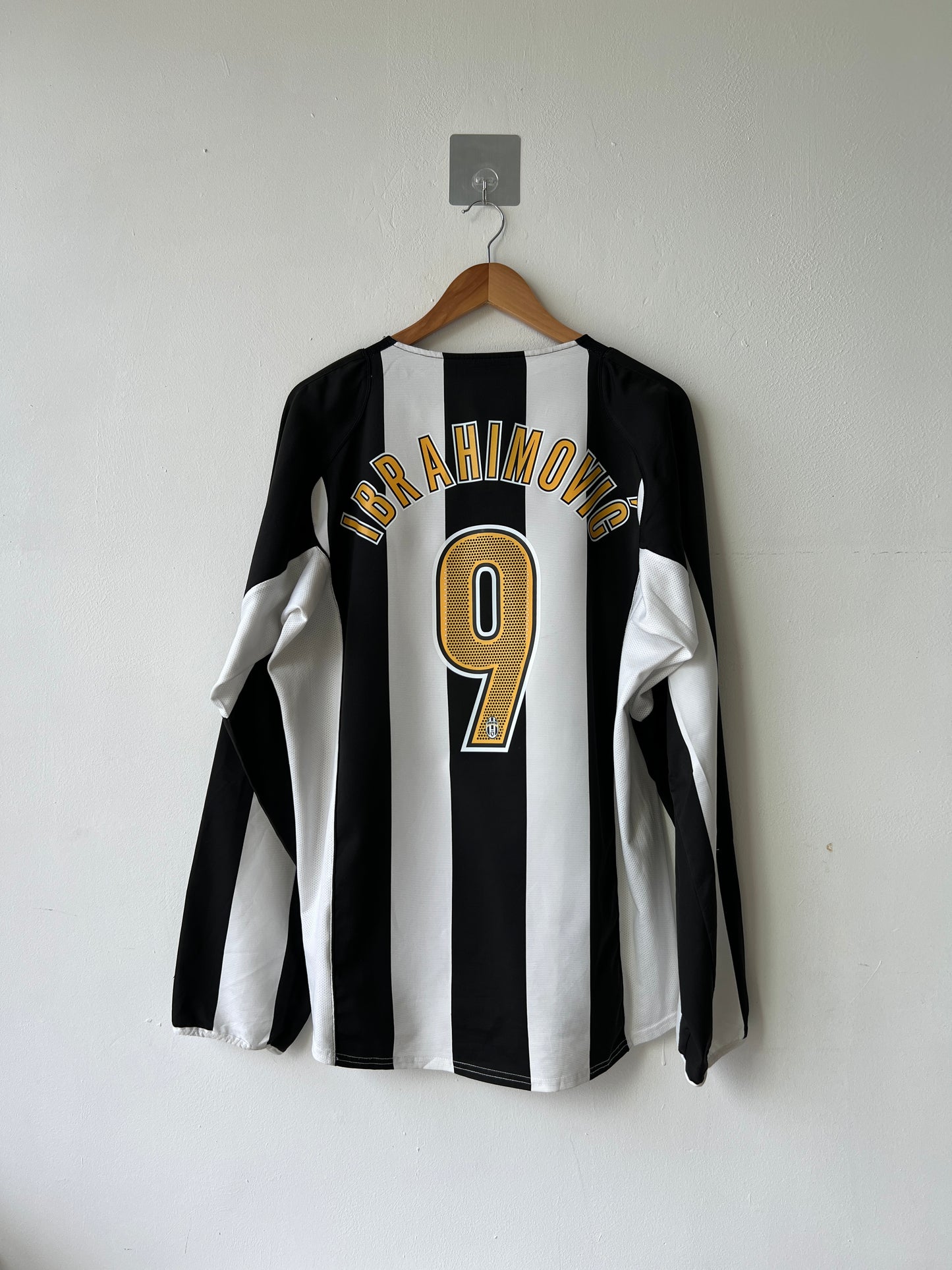 (L) Juventus 2004-05 Home Long Sleeve Shirt Ibrahimovic #9