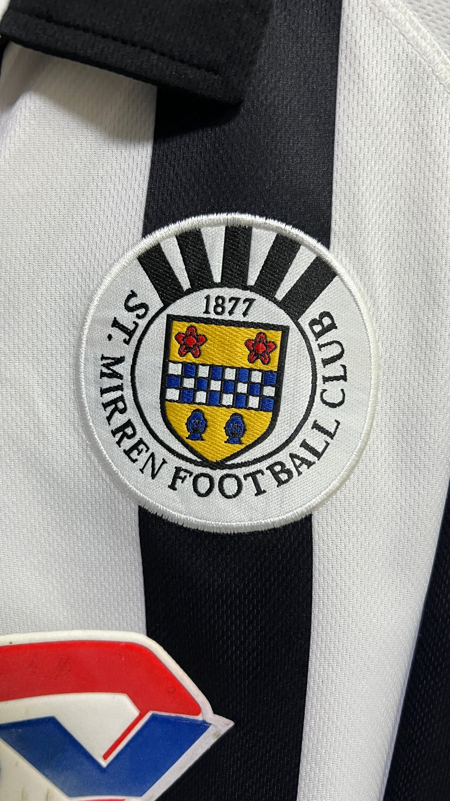 St. Mirren 2000-01 Home Shirt Yardley #11 (L)