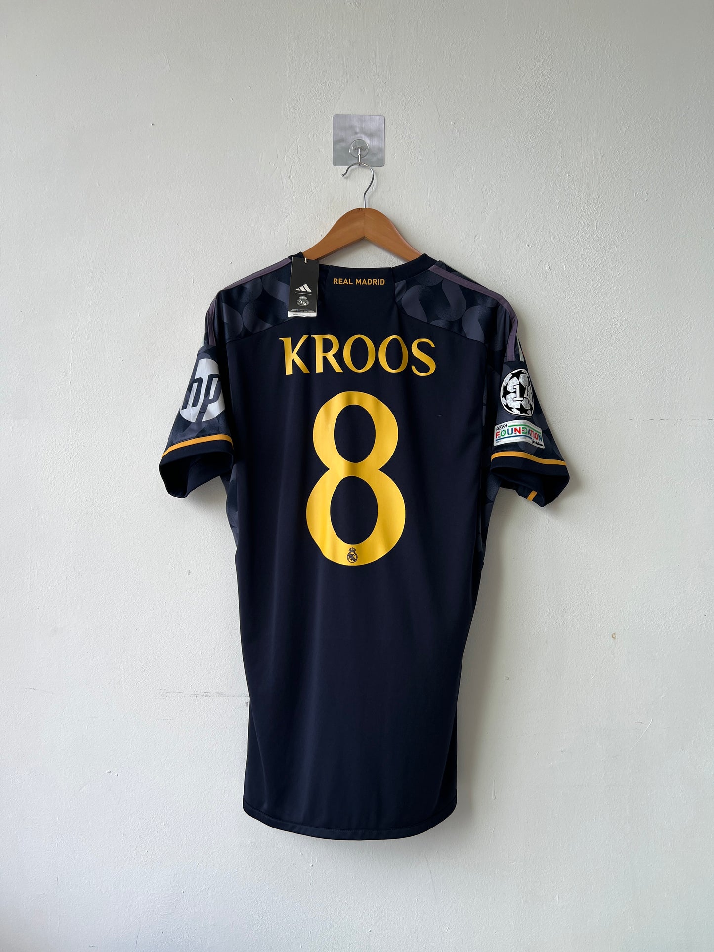 (M) Real Madrid 2023-24 Away Shirt Kroos #8 (NEW)