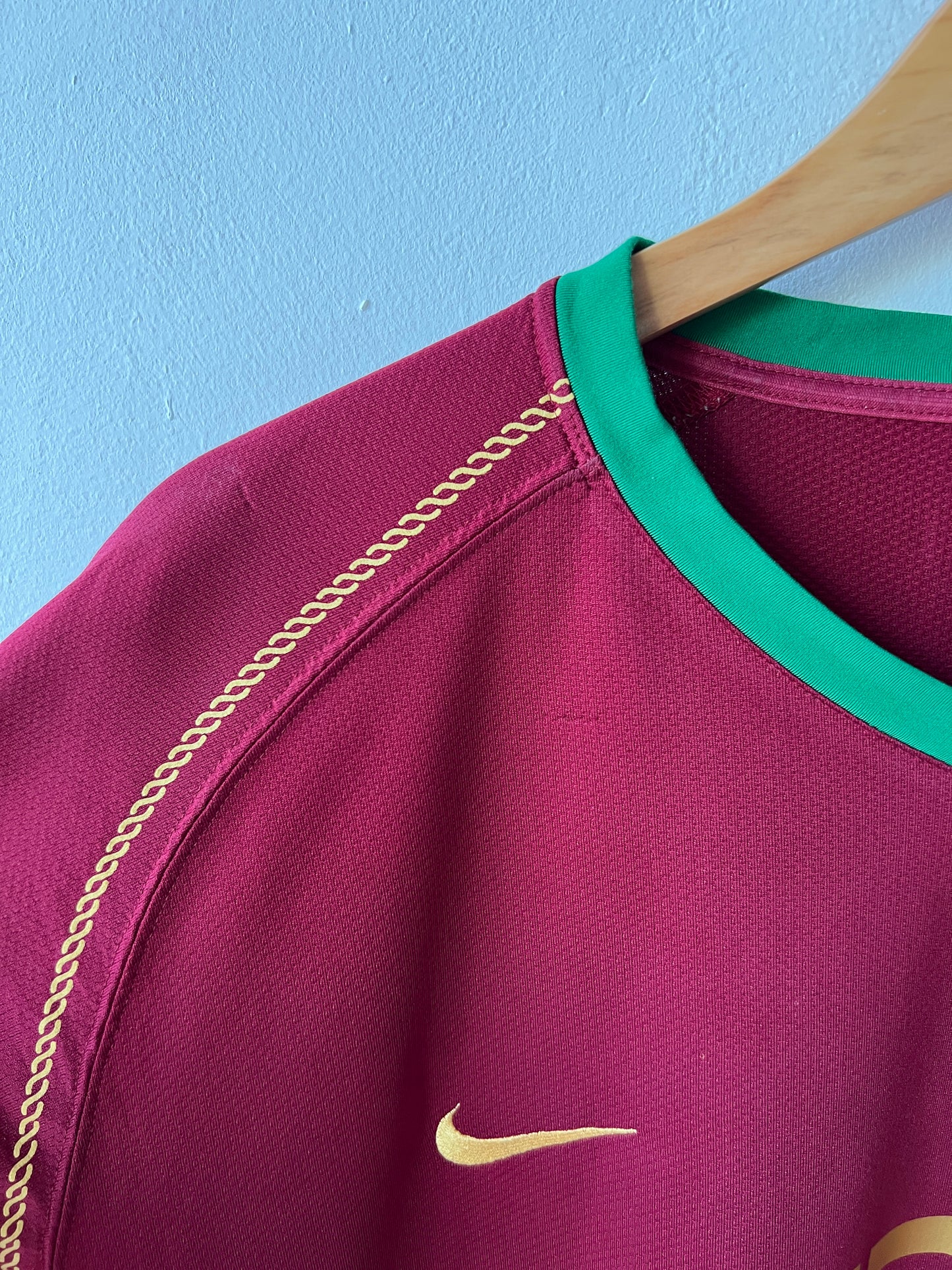 (XL) Portugal 2006-08 Home Shirt C. Ronaldo #17