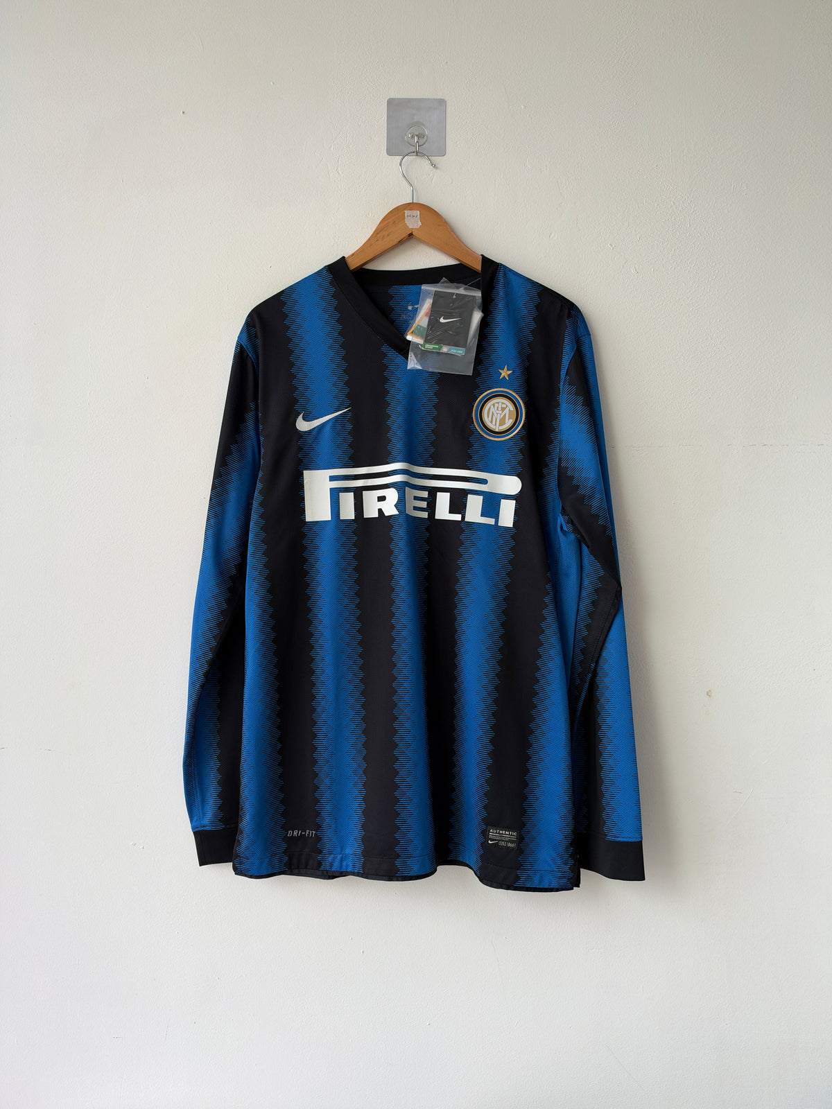 (L) Inter Milan 2010-11 Home Long Sleeve Shirt Sneijder #10 (NEW)