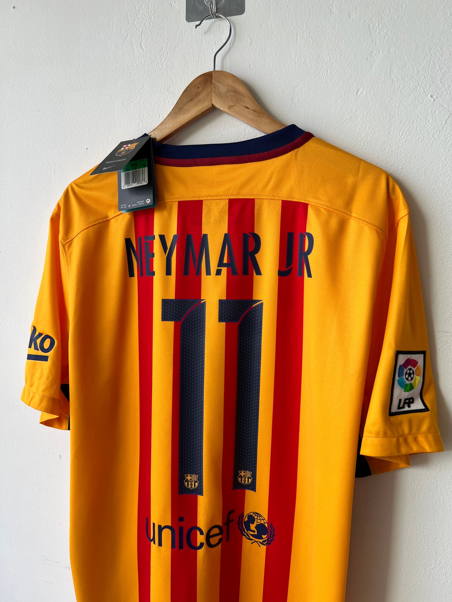 Barcelona 2015-16 Away Shirt Neymar Jr. #11 (NEW) (XL)
