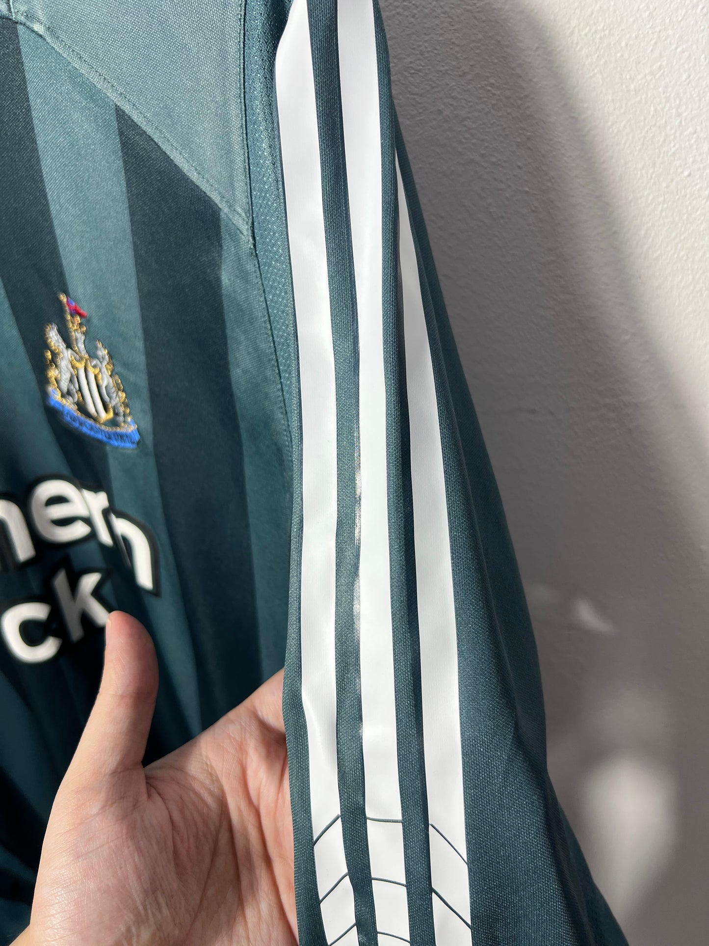 (L) Newcastle 2005-06 Away Long Sleeve Shirt Shearer #9