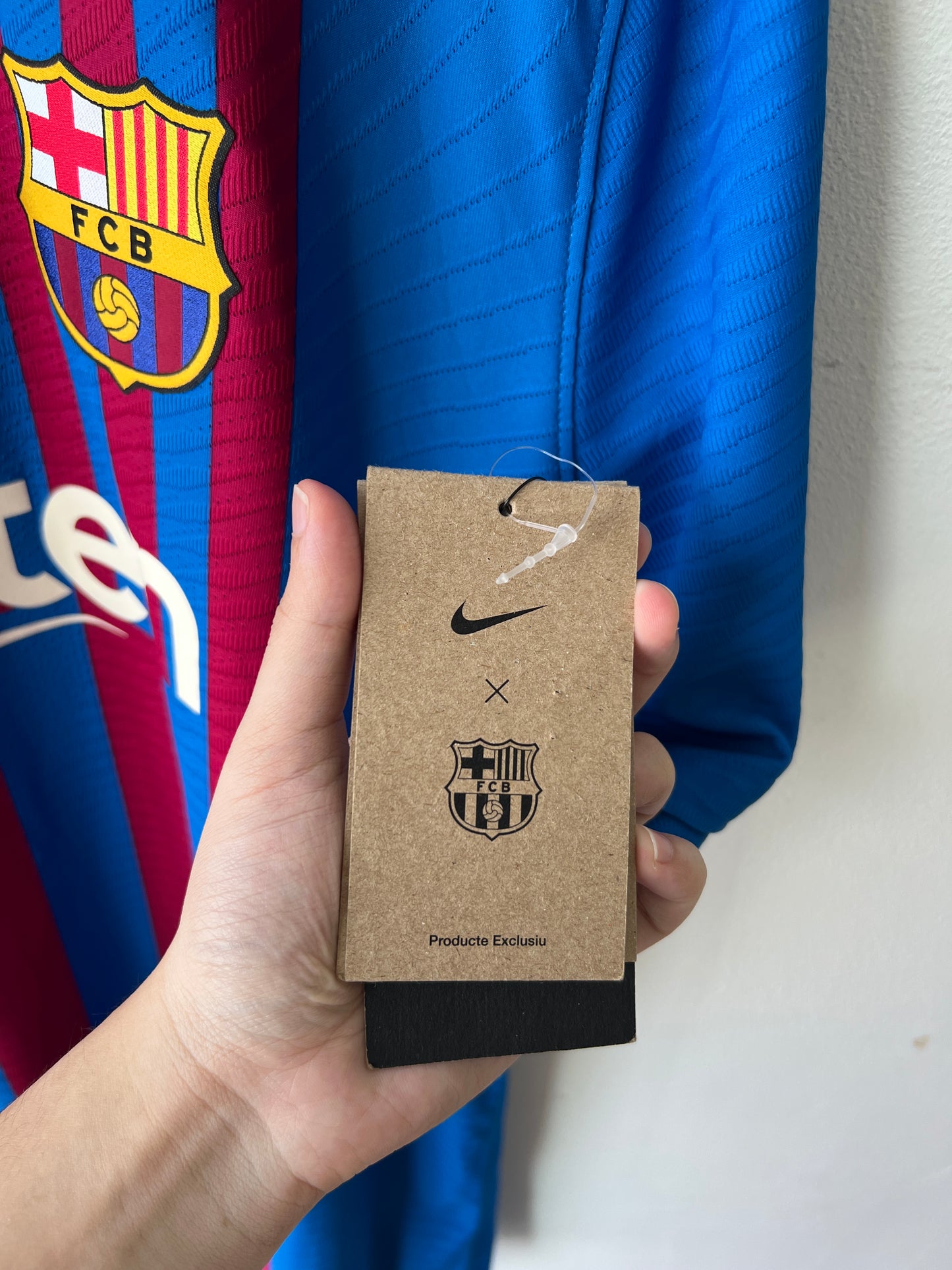 (XXL fits XL) Barcelona 2021-22 Home Player Issue Shirt Kun Aguero #19 (NEW)