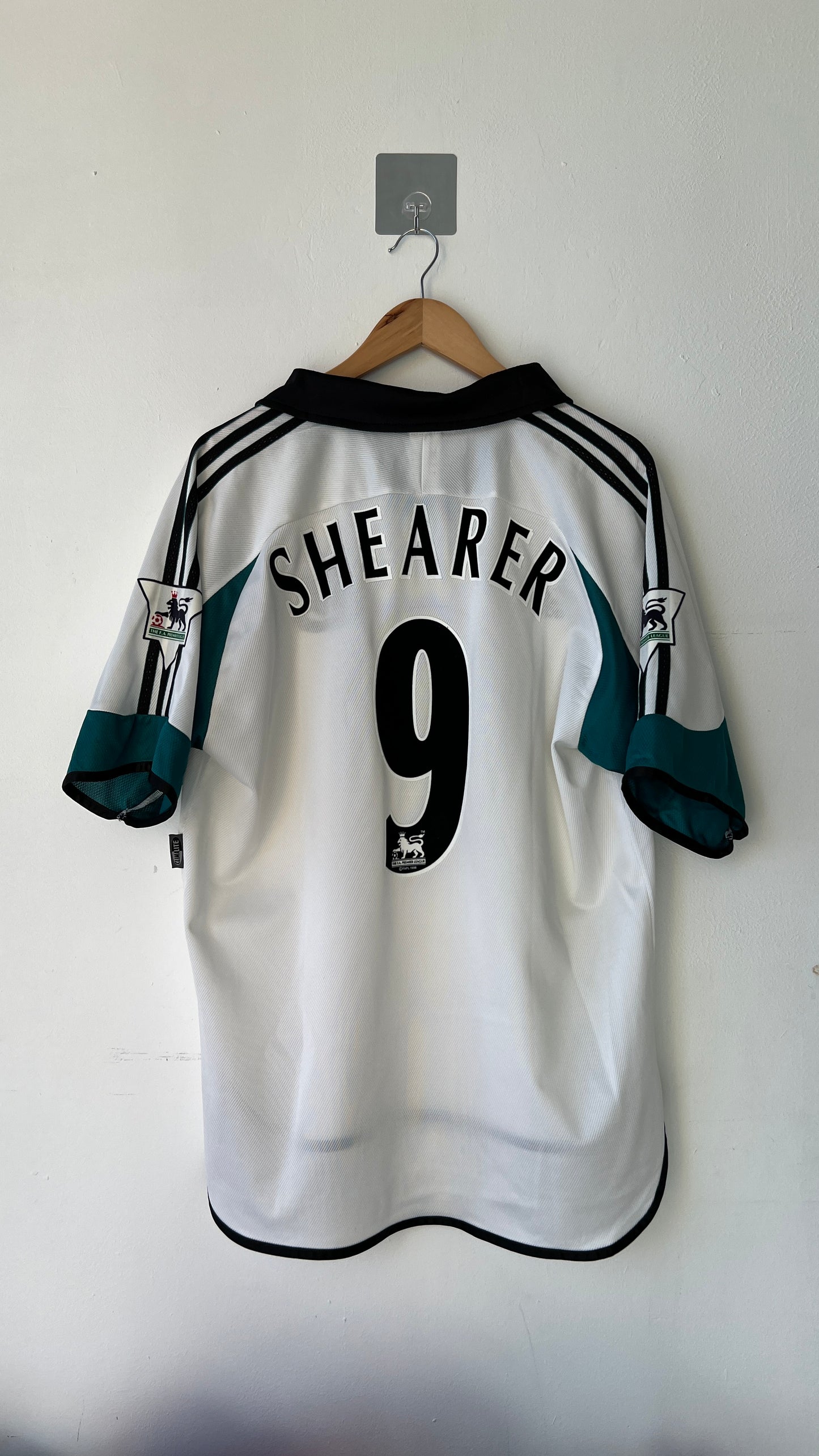 Newcastle 1999-00 Away Shirt Shearer #9 (L)