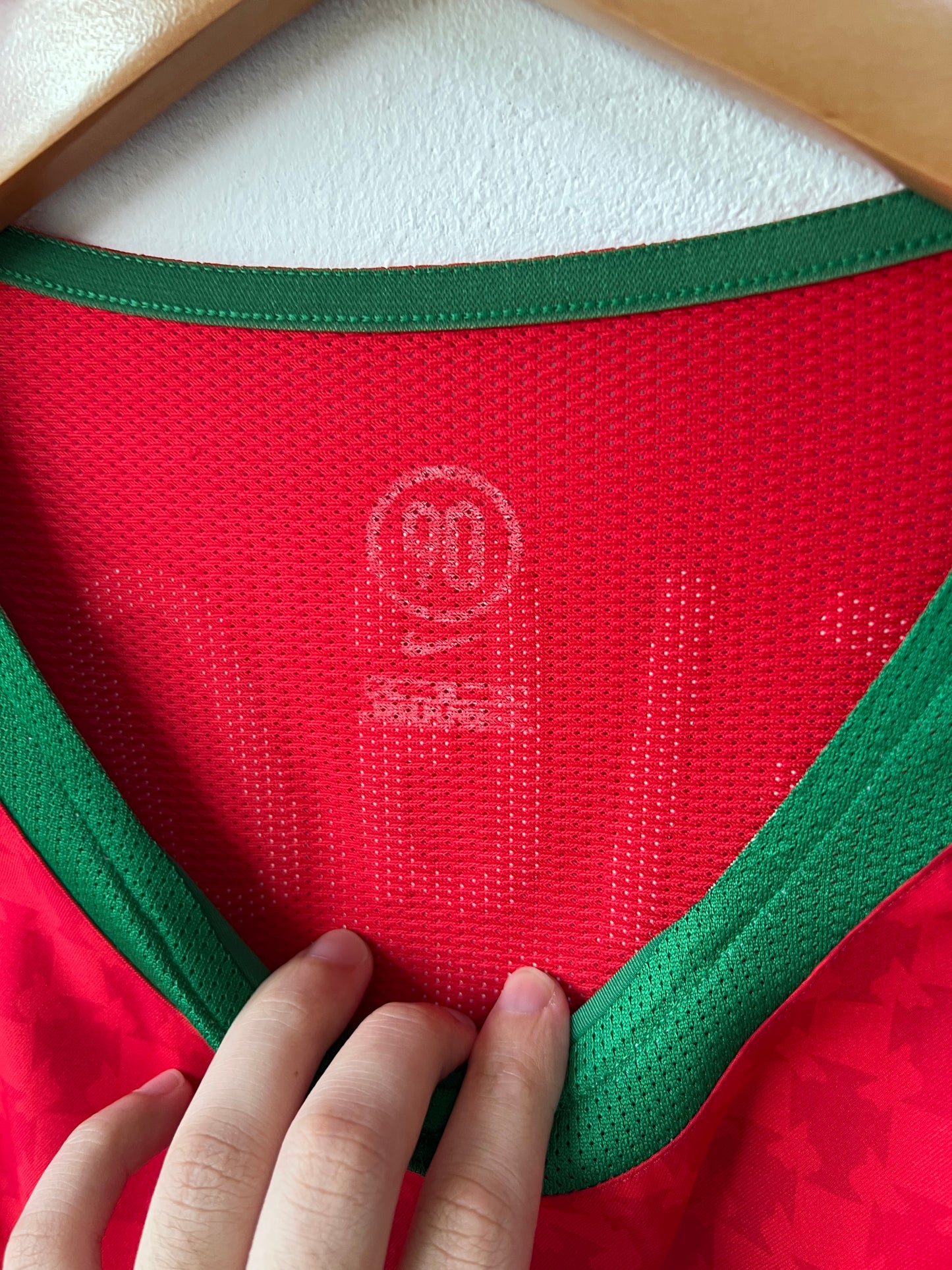 (XL) Portugal 2004-06 Home Shirt Figo #7