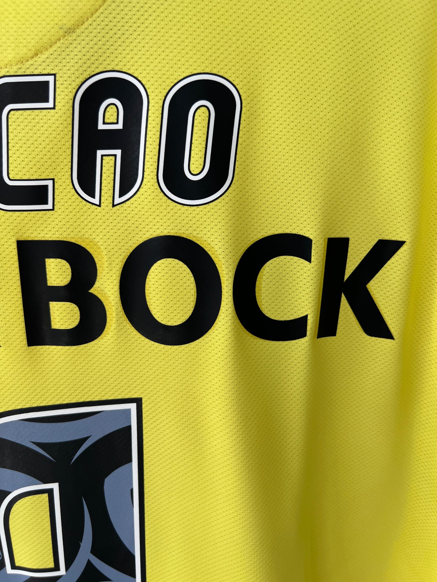 (L) Porto 2010-11 Away Shirt Falcao #9
