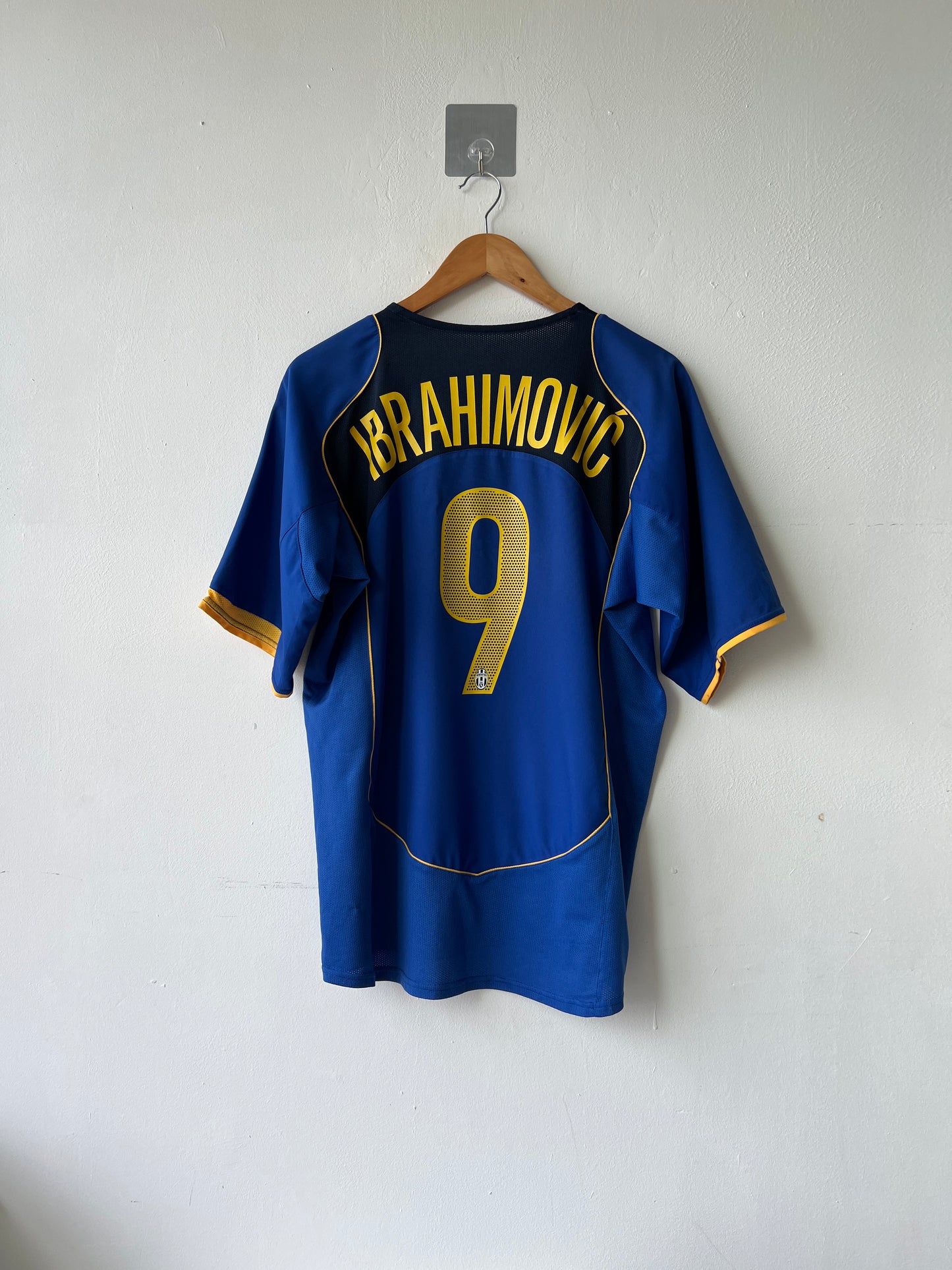 (L) Juventus 2004-05 Third Shirt Ibrahimovic #9
