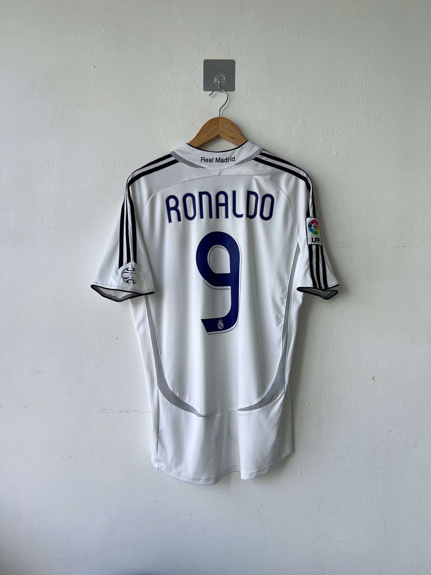 (M) Real Madrid 2006-07 Home Shirt Ronaldo #9