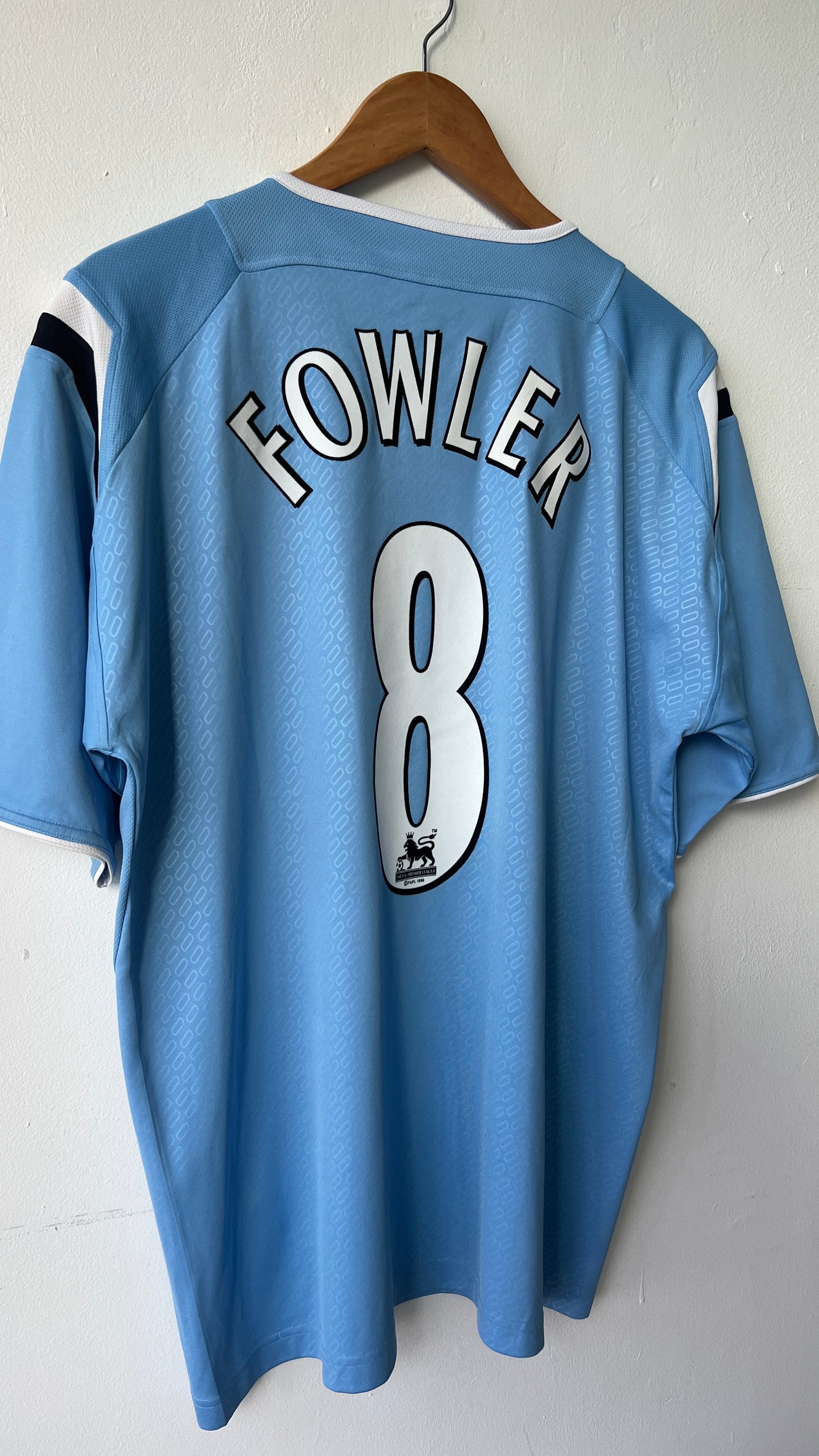 Manchester City 2004-06 Home Shirt Fowler #8 (L fits XL)