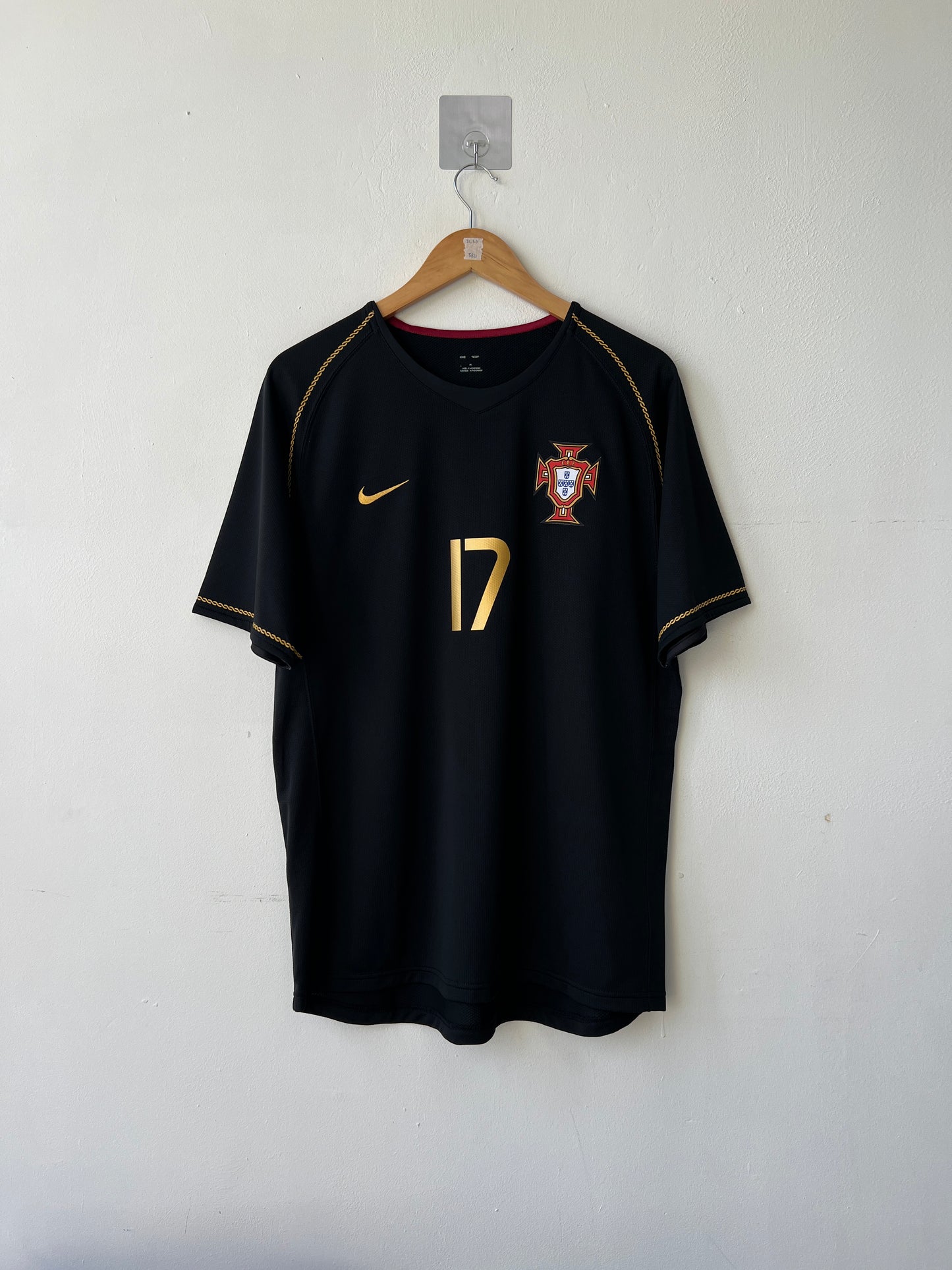 (M) Portugal 2006-07 Away Shirt C. Ronaldo #17