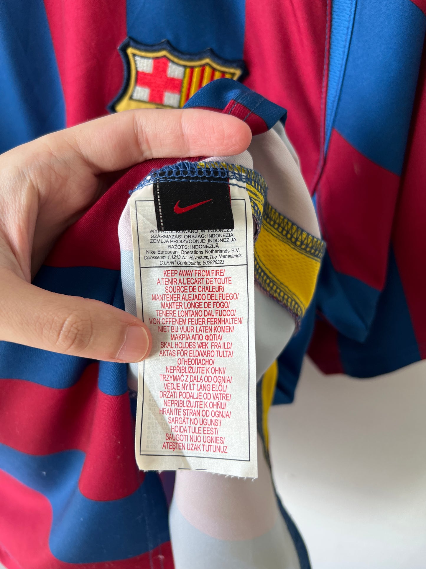 (S fits M) Barcelona 2005-06 Home Shirt Messi #30