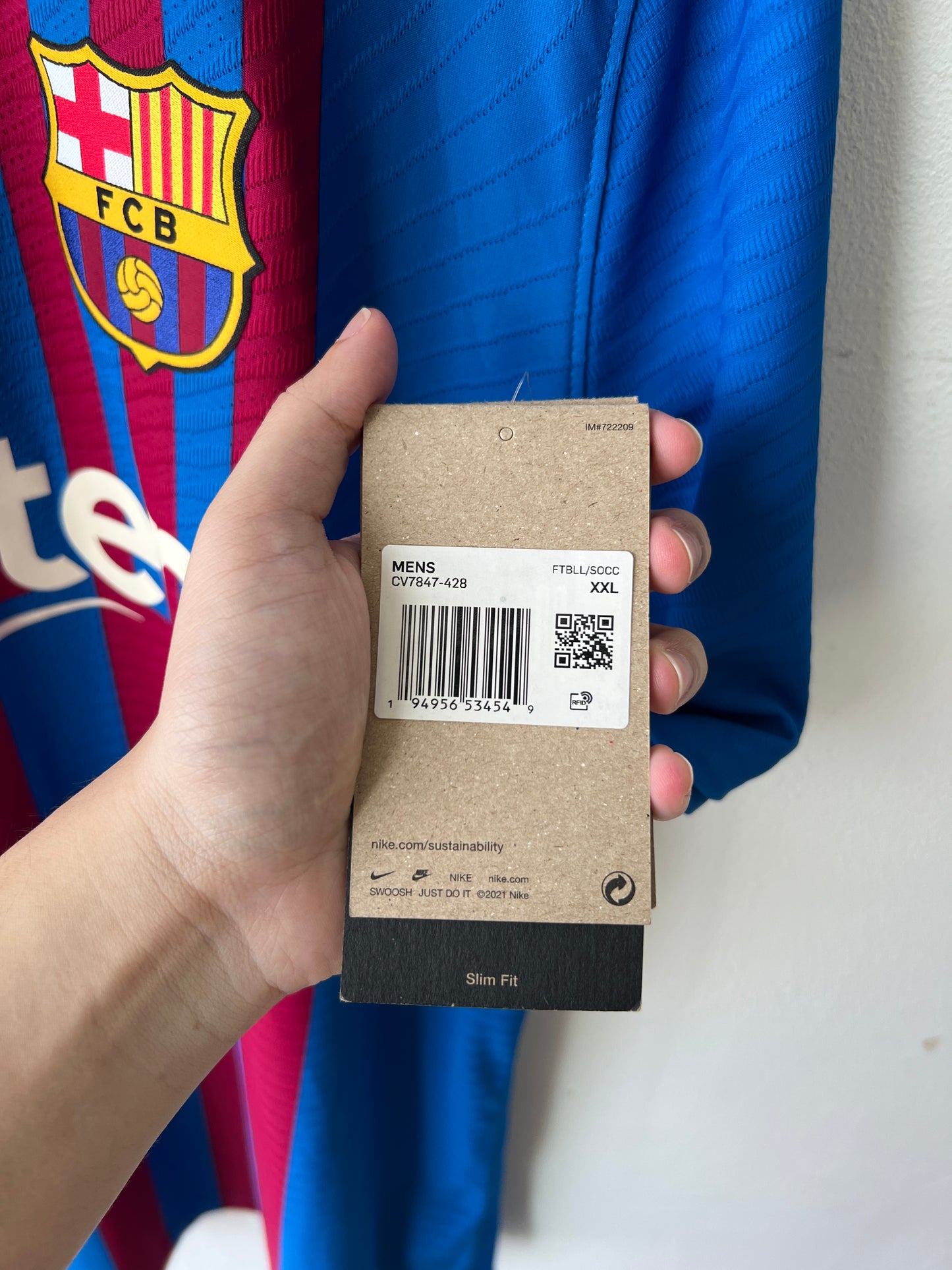 (XXL fits XL) Barcelona 2021-22 Home Player Issue Shirt Kun Aguero #19 (NEW)