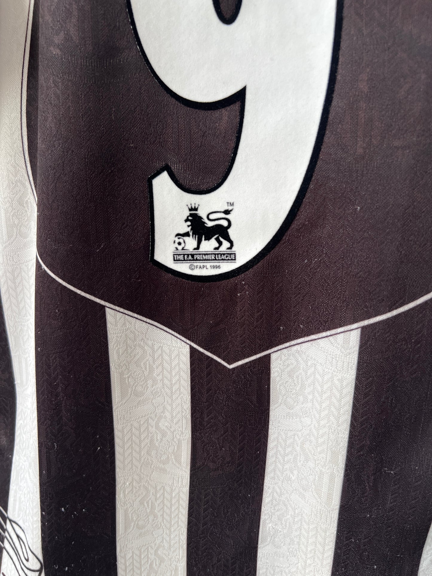 (M) Newcastle 1997-99 Home Shirt Shearer #9