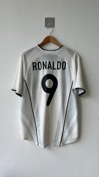 Inter Milan 2001-02 Away Shirt Ronaldo #9 (M)