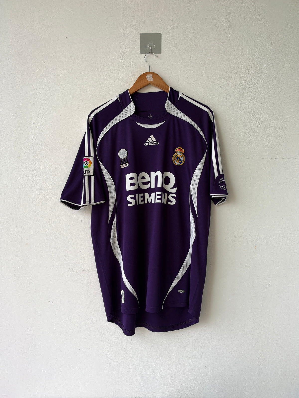 (XL) Real Madrid 2006-07 Third Shirt Beckham #23