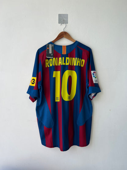 (XL) Barcelona 2005-06 Home Shirt Ronaldinho #10 (NEW)