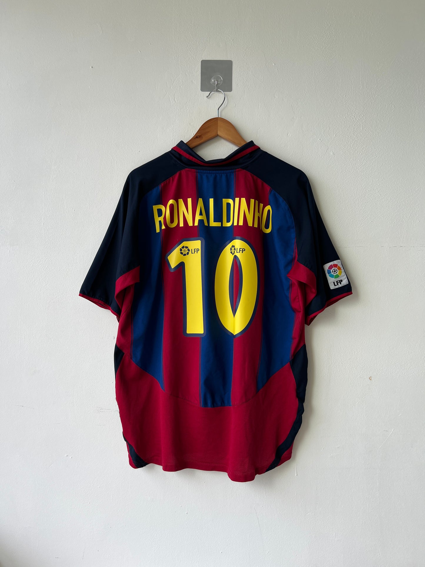 (L) Barcelona 2003-04 Home Shirt Ronaldinho #10
