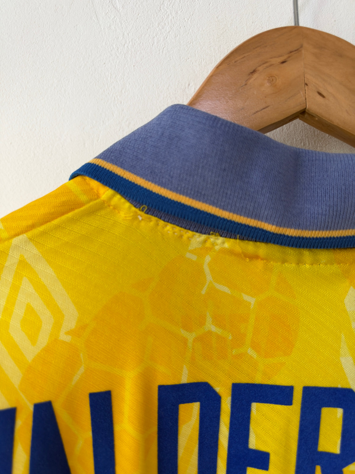 (L fits XL) Colombia 1994-95 Home Shirt Valderrama #10