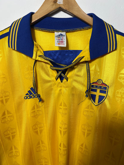 (L) Sweden 1998-99 Home Shirt