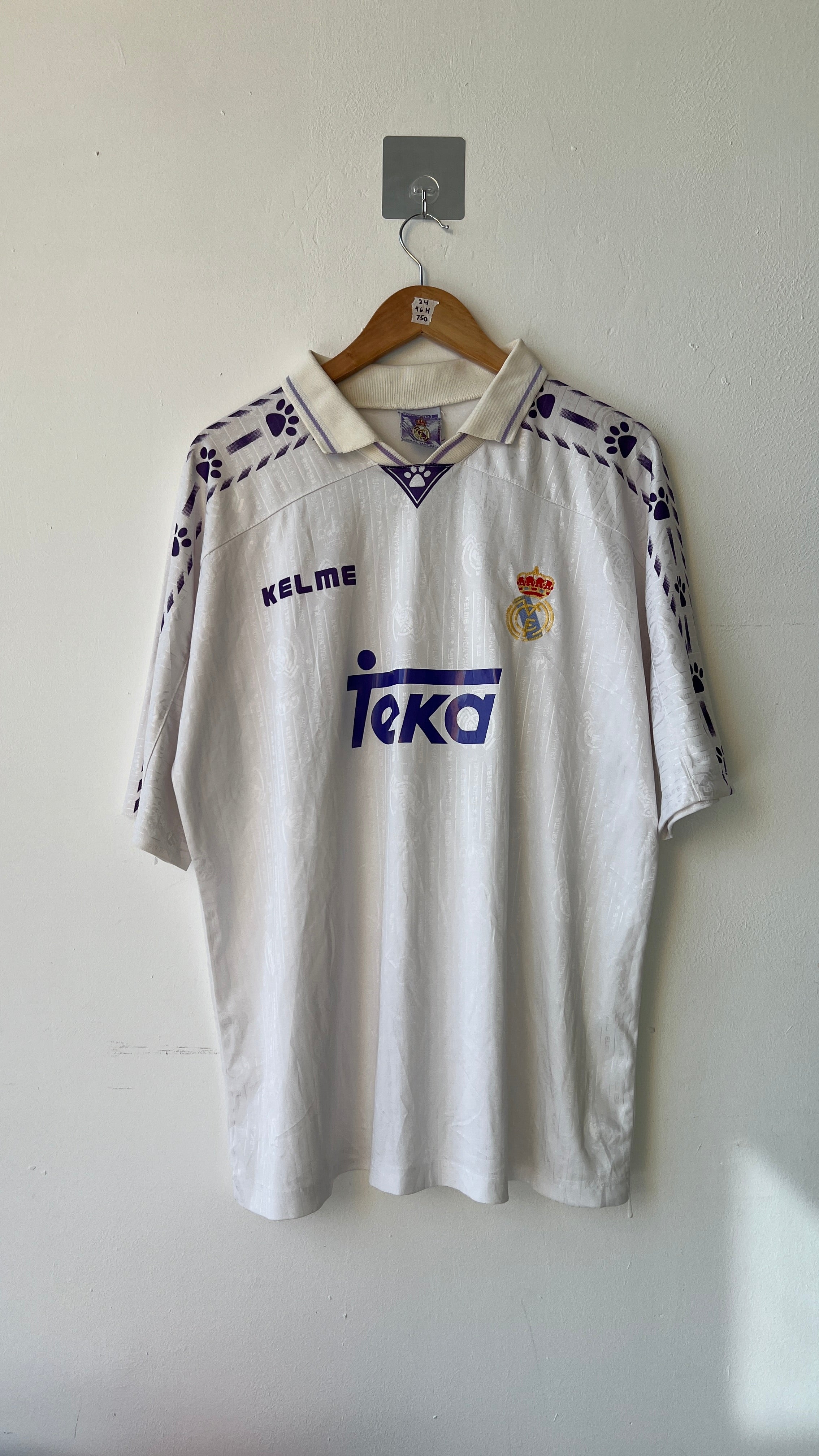 Real Madrid 1996-97 Home Shirt Seedorf #10 (L/XL) – Sunday