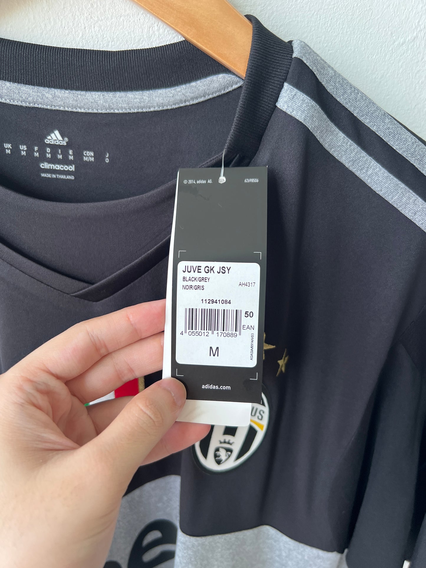 (M) Juventus 2015-16 GK Shirt Buffon #1 (NEW)