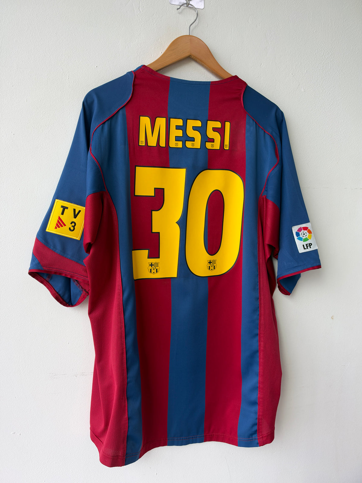 (XL/XXL) Barcelona 2004-05 Home Shirt Messi #30