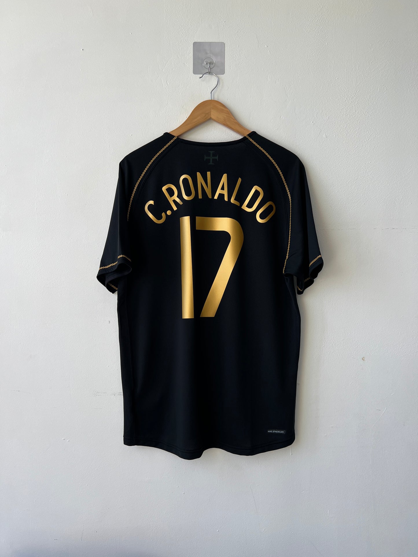(M) Portugal 2006-07 Away Shirt C. Ronaldo #17