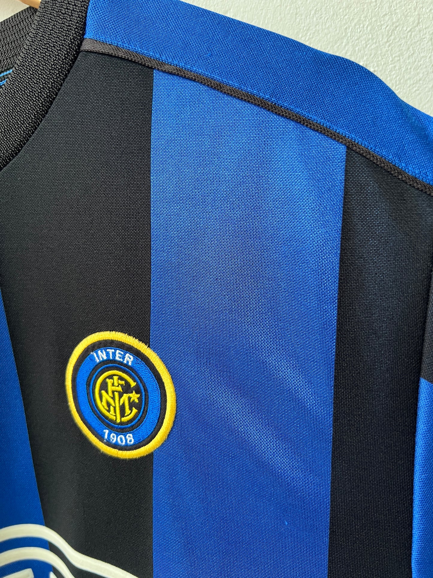 (M fits L) Inter Milan 1999-00 Home Shirt Ronaldo #9