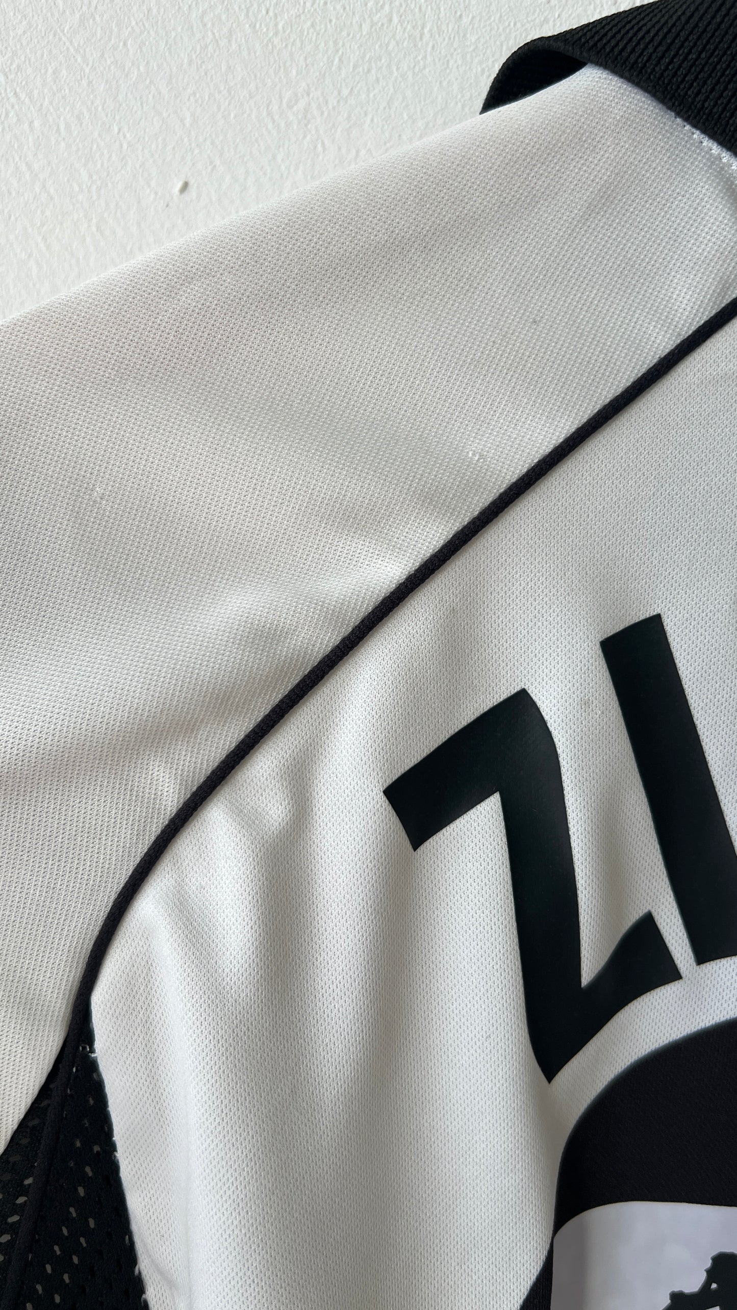 Juventus 1997-98 Home Shirt Zidane #21 (L)