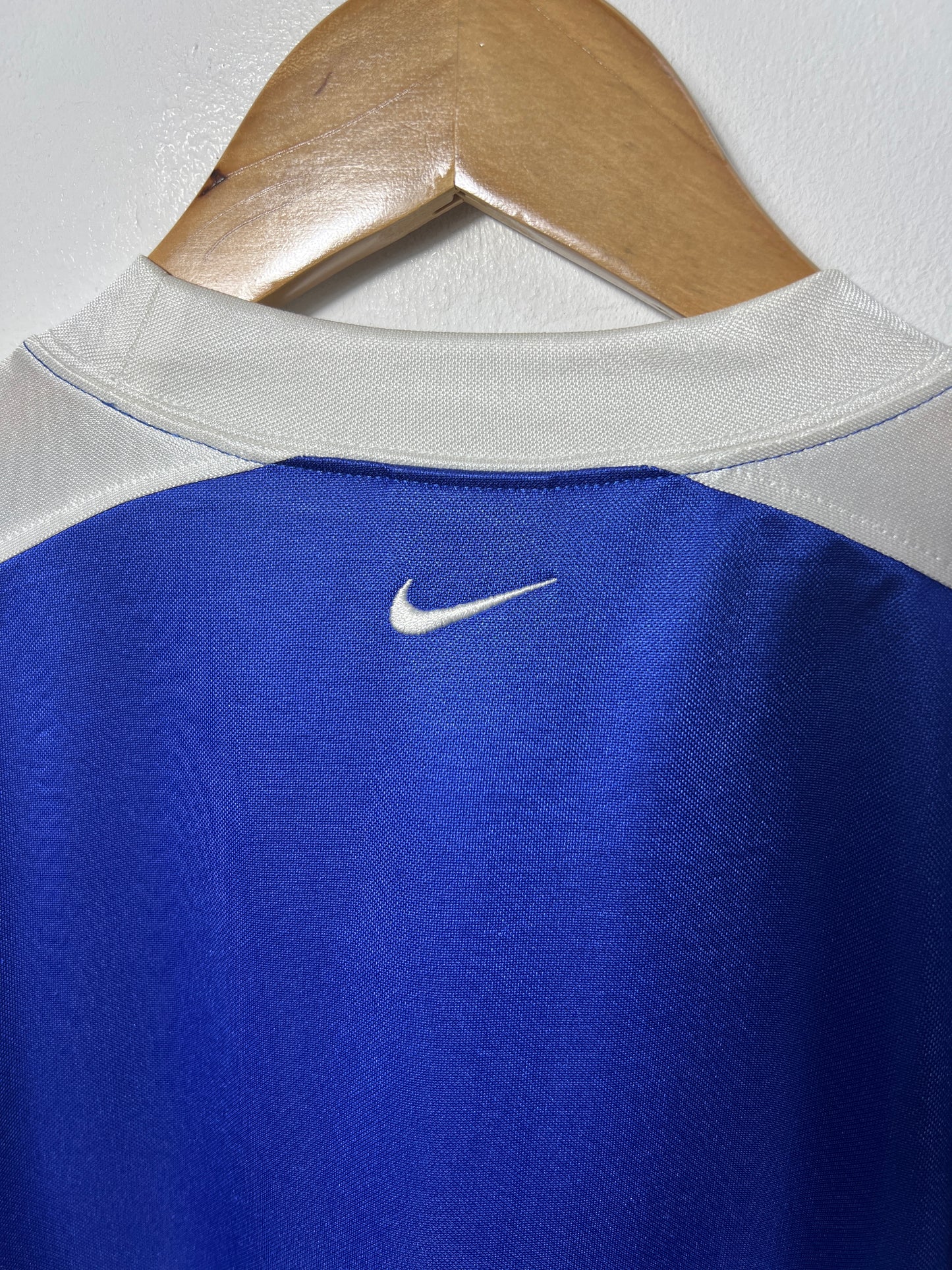 (M fits L) Brazil 2002 Nike Training Shirt
