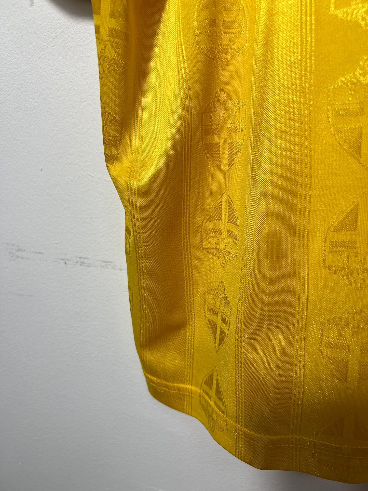 (L) Sweden 1998-99 Home Shirt