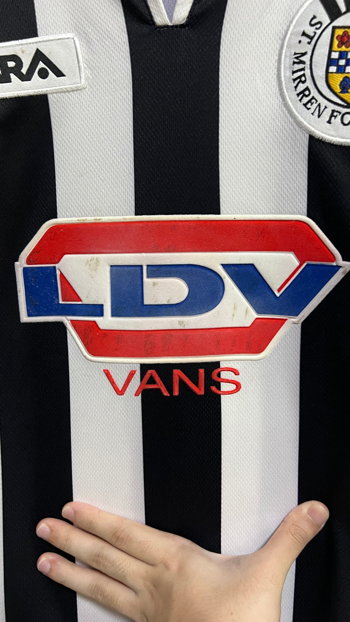 St. Mirren 2000-01 Home Shirt Yardley #11 (L)